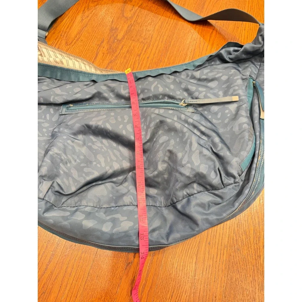 Lululemon Resolution Hobo Bag Alberta Lake Blue Teal Yoga Mat Carrier Crossbody